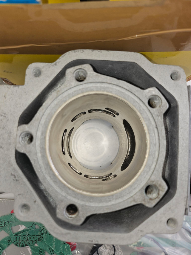 APRILIA 125 RS TUONO Kit cylindre reconditionné à neuf + kit piston, joints et cage à aiguilles