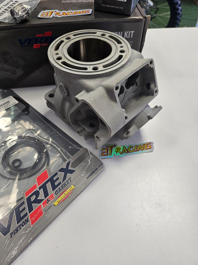 YAMAHA 125 YZ 2022-2026 Kit cylindre reconditionné à neuf + kit piston, joints et cage à aiguilles