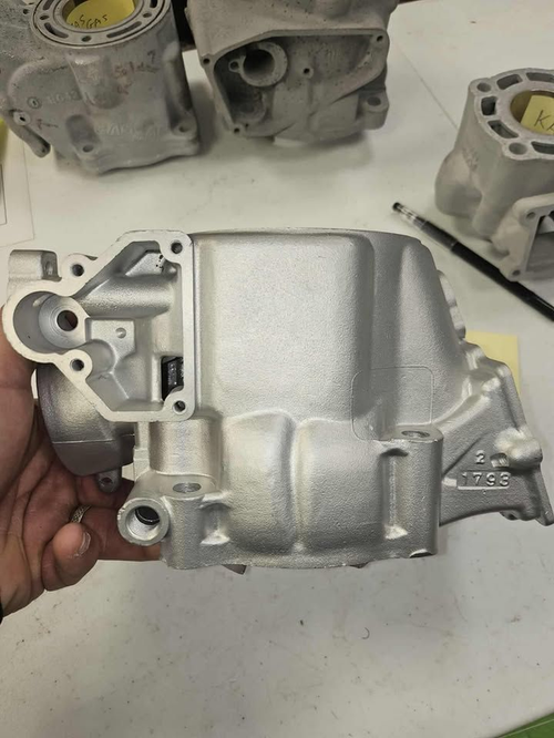 KAWASAKI 250 KX 1992-2001 Kit cylindre reconditionné à neuf + kit piston, joints et cage à aiguilles